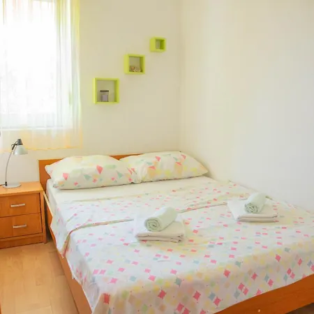 Mirakul شقة لوبار