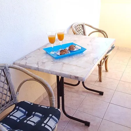 Mirakul Apartment Lopar