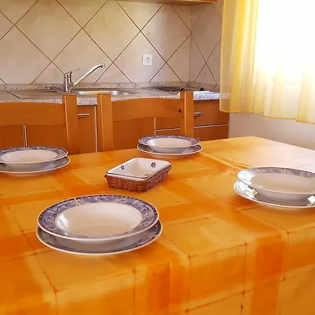 Apartment Mirakul