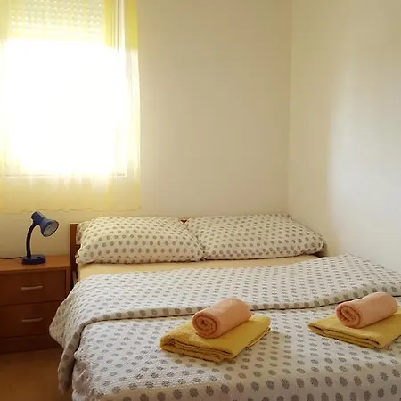 Mirakul Apartment *